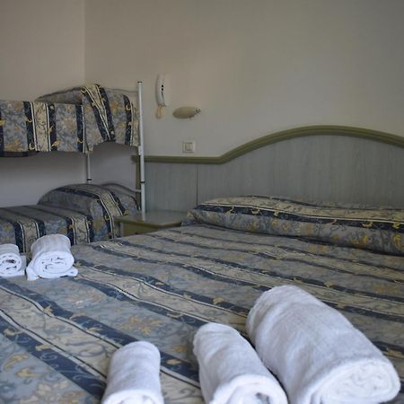 Hotel Ginevra E Residence Каттолика Экстерьер фото